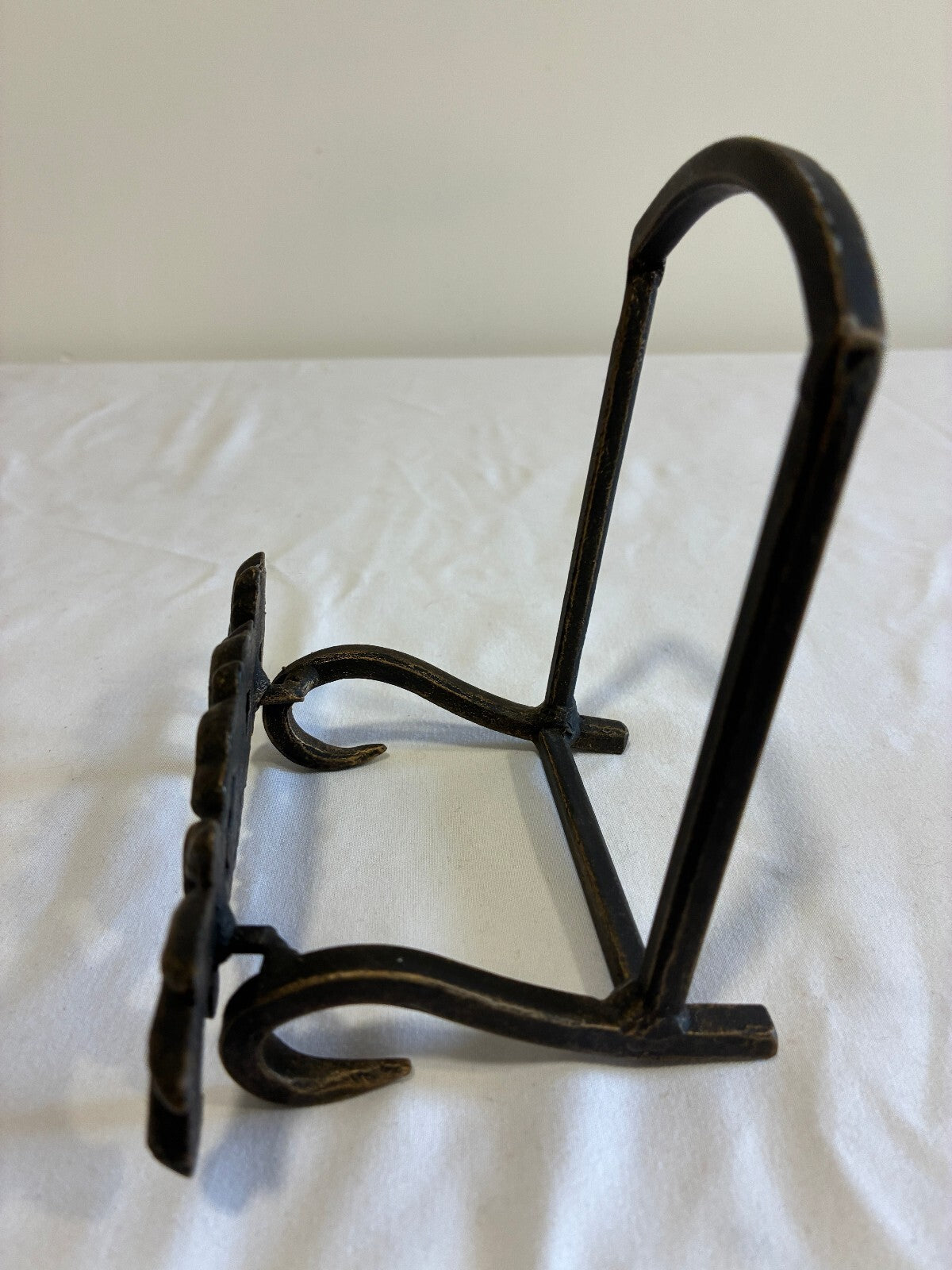 Vintage Cast Iron Book Stand Ornate Fleur de Lis Plate Holder