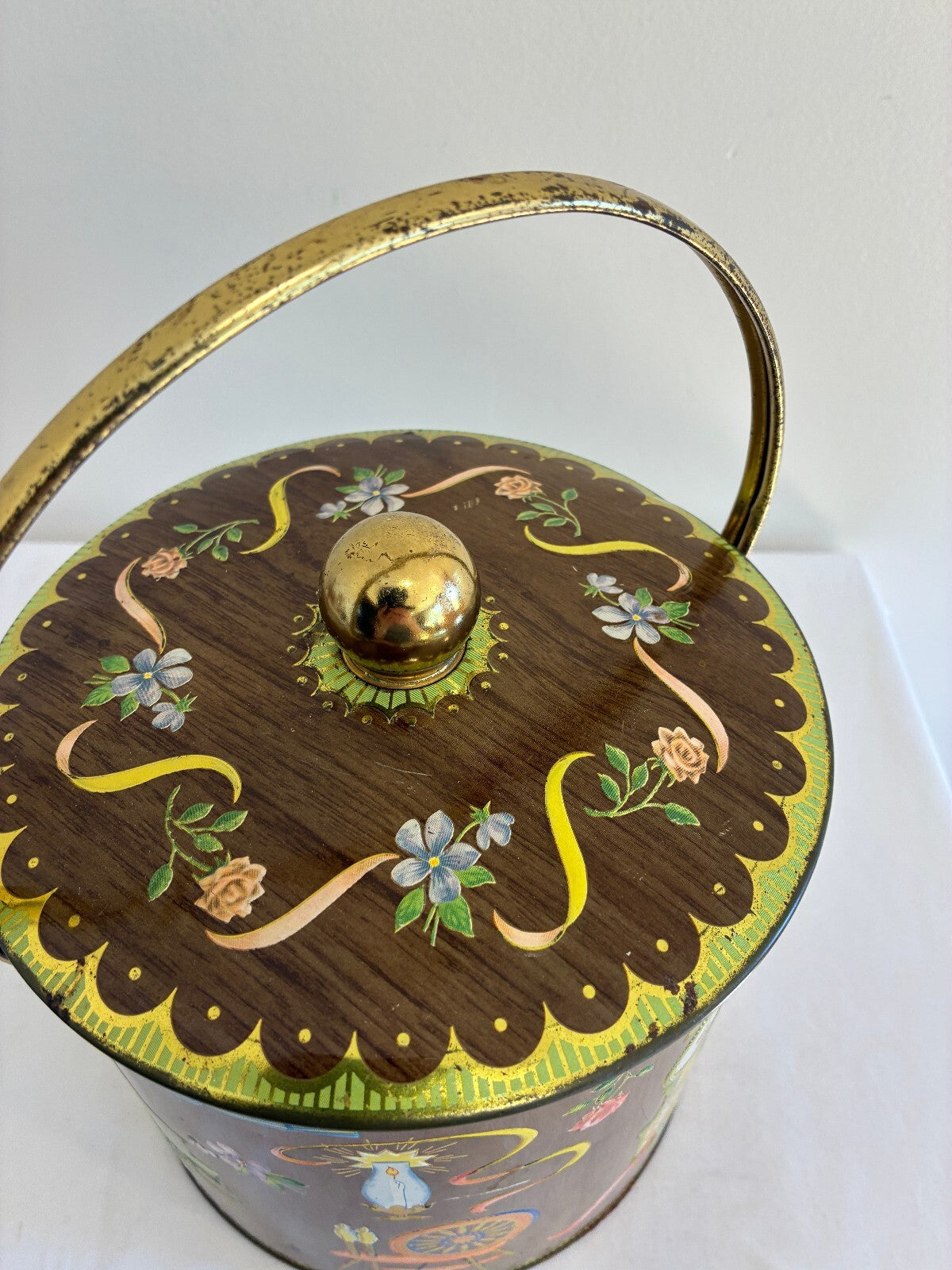 Vintage Daher England Tin with Handle and Lid, Clock Spinning Wheel Roses