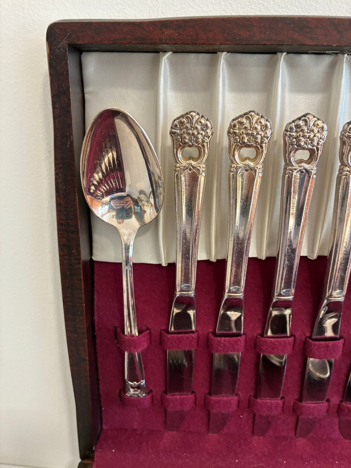 Rogers Bros "Eternally Yours" Silverplate Flatware Set, 52 Pieces With Chest