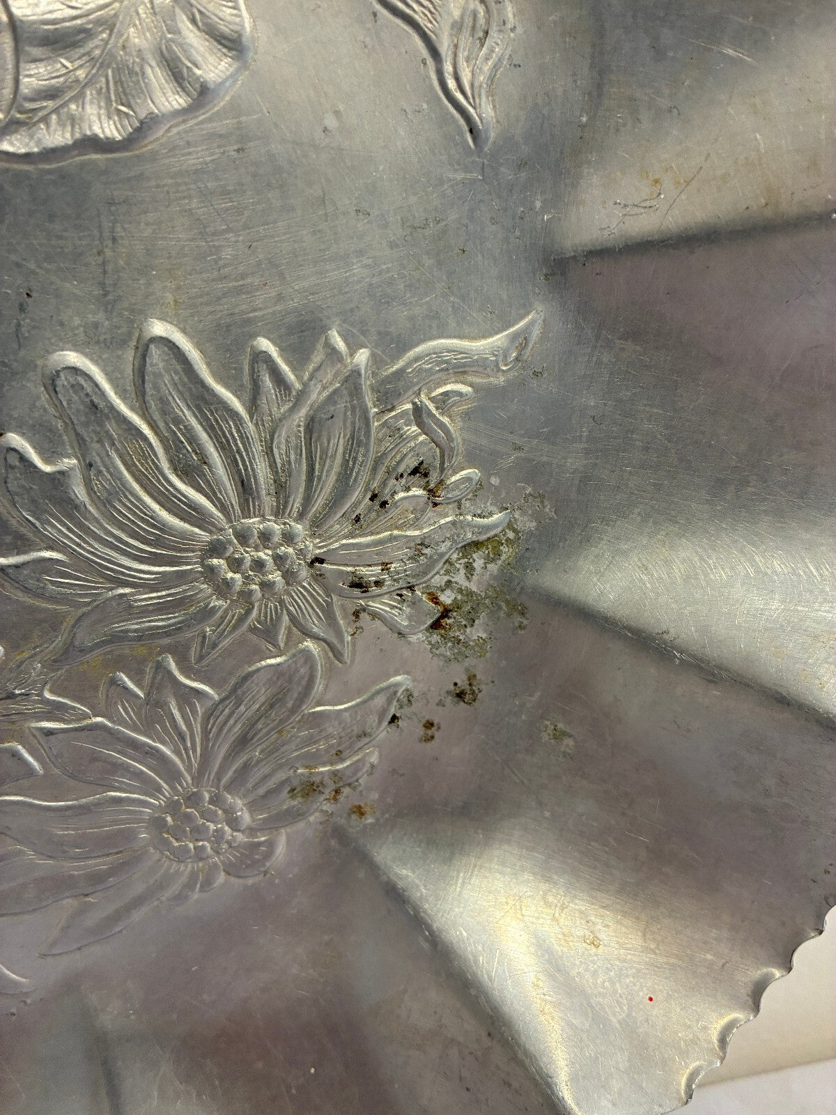Vintage Farber & Shlevin Hand Wrought Aluminum Tray, Scalloped Daisy Flower Dish