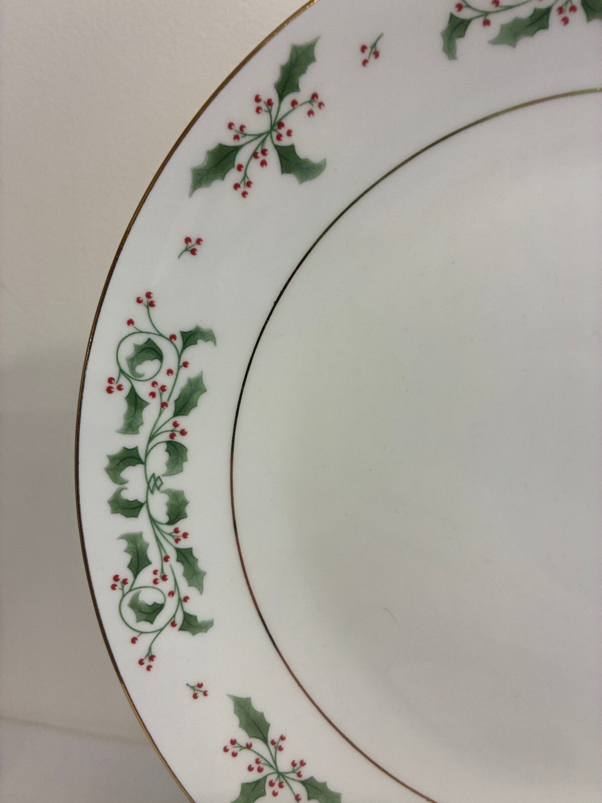 Vintage Holly Berry Christmas Dinner Plates Set of 8
