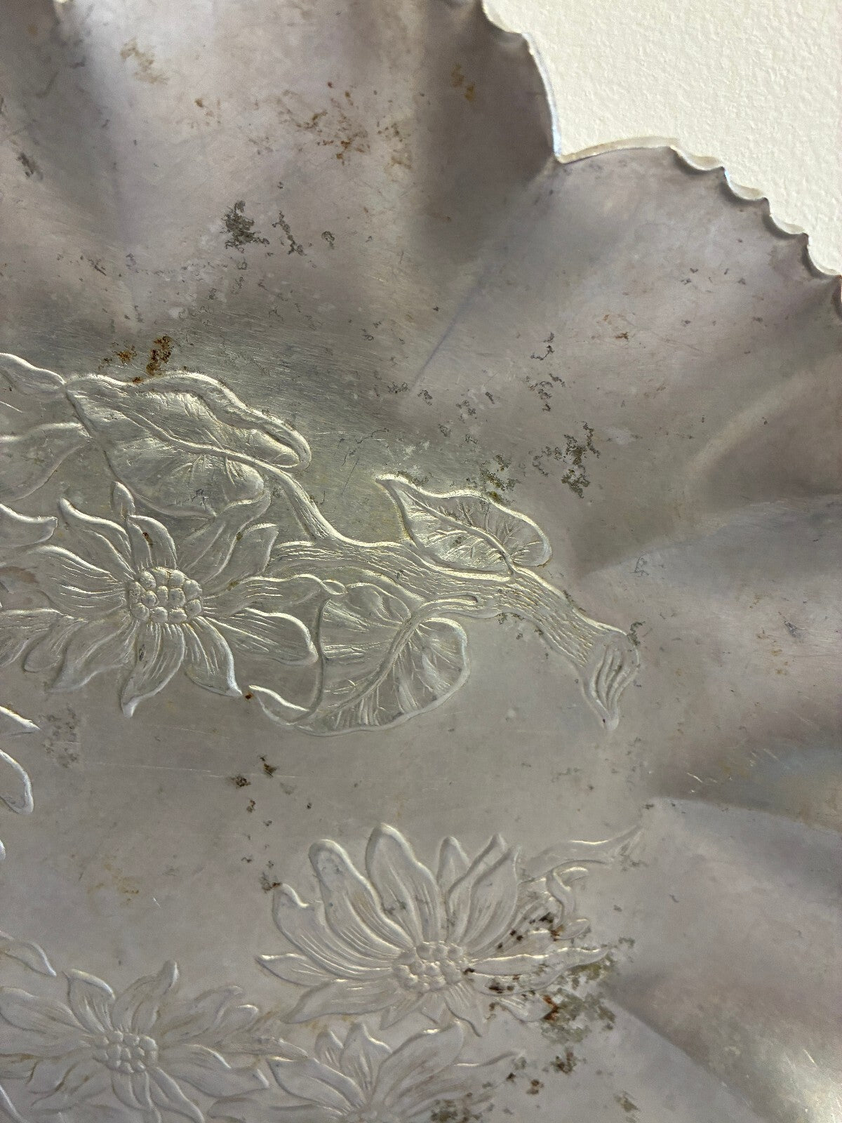 Vintage Farber & Shlevin Hand Wrought Aluminum Tray, Scalloped Daisy Flower Dish