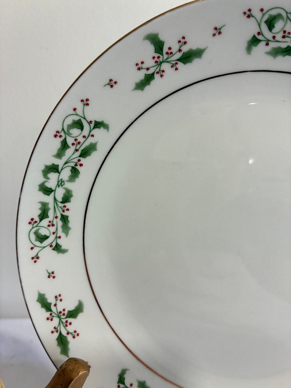 Set of 24 Gibson Everyday Holly Berry Christmas Dessert Plates With Gold Trim