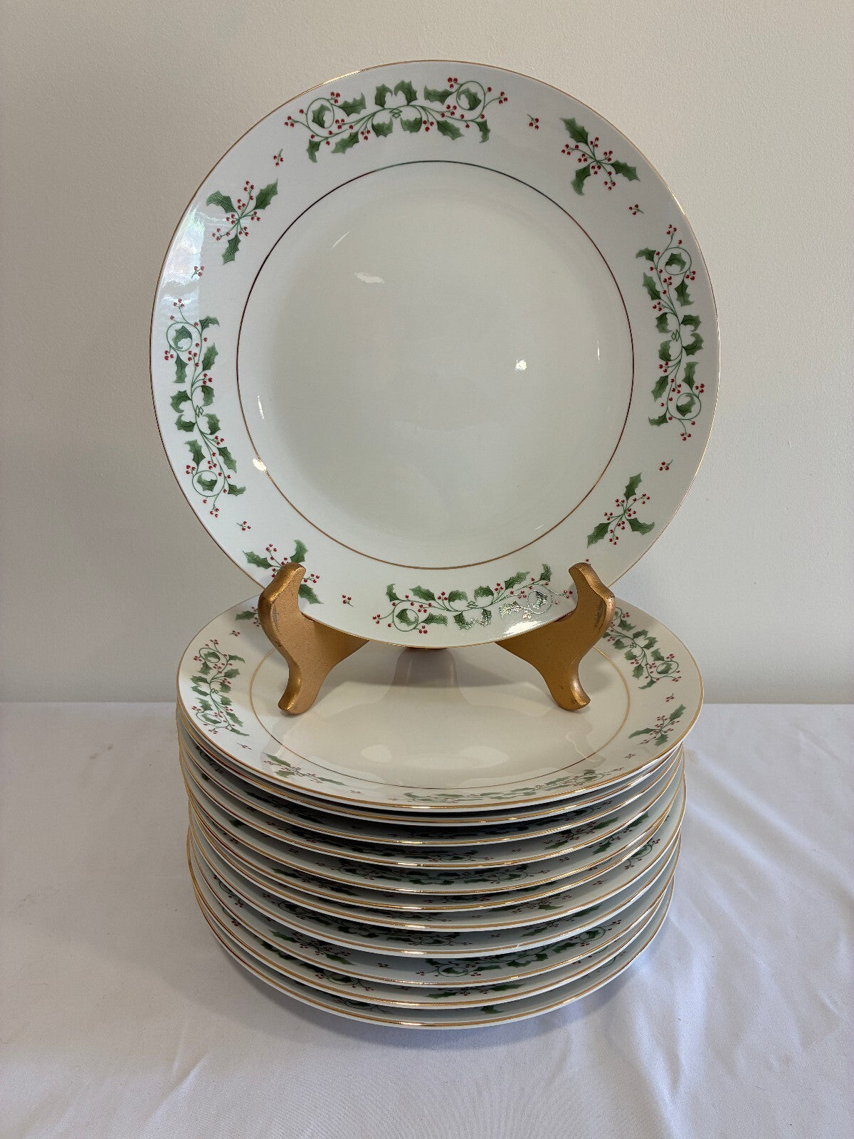 Vintage Holly Berry Christmas Dinner Plates Set of 12