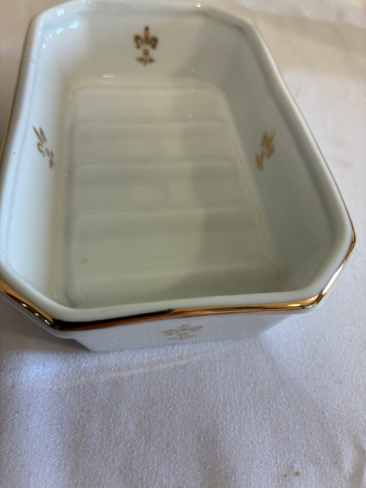 Vintage Fleur de Lis Porcelain Soap Dish & Toothbrush Holder Cup
