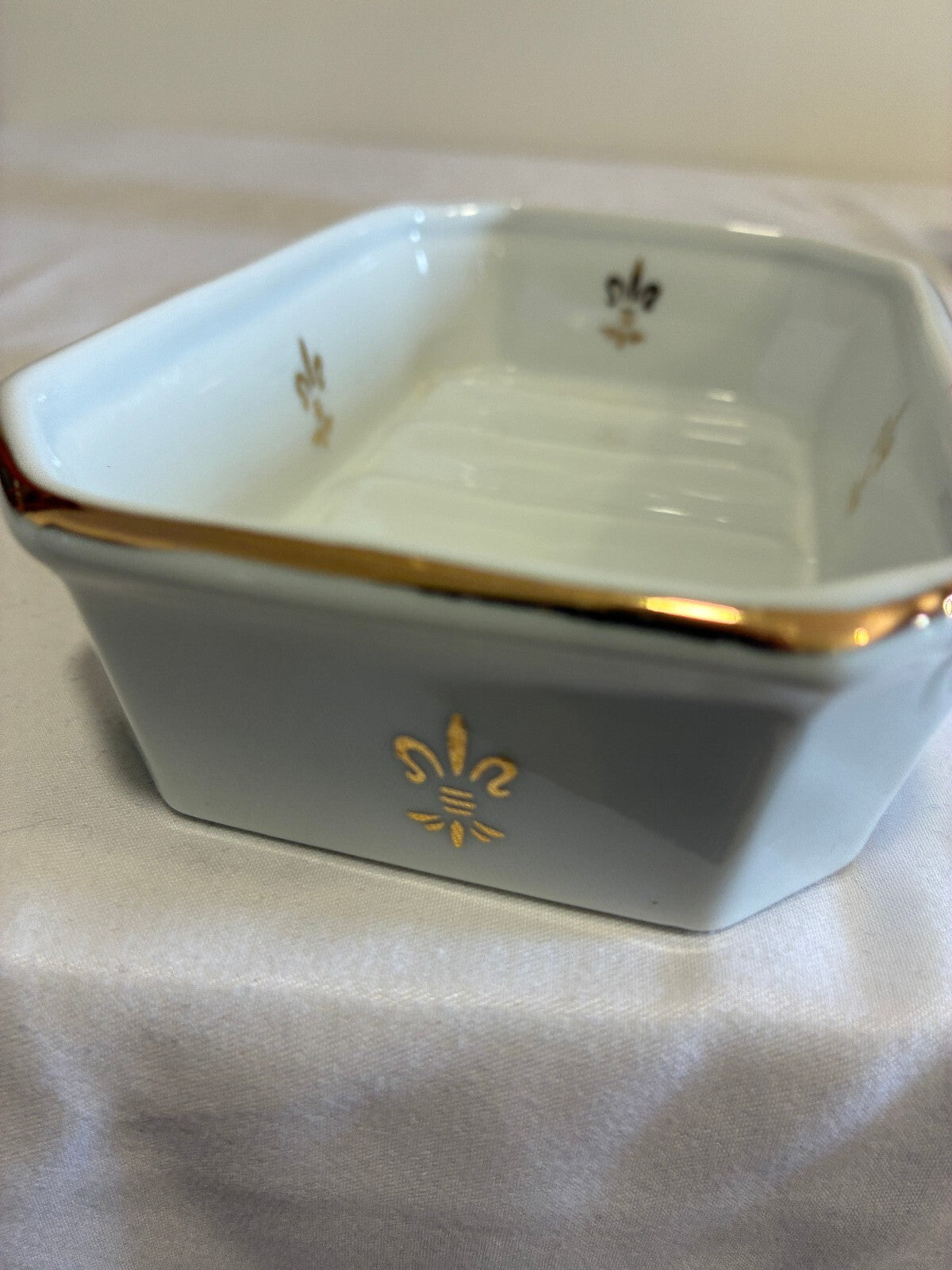 Vintage Fleur de Lis Porcelain Soap Dish & Toothbrush Holder Cup