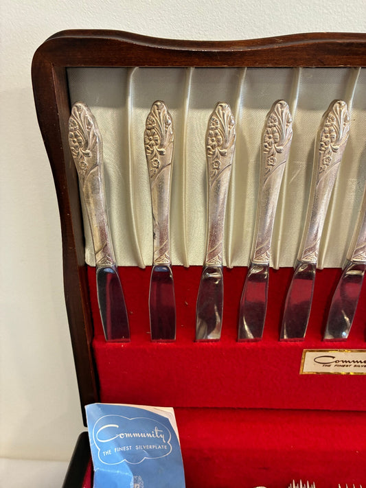 Vintage Community Silverplate Evening Star Flatware Set of 49 with box