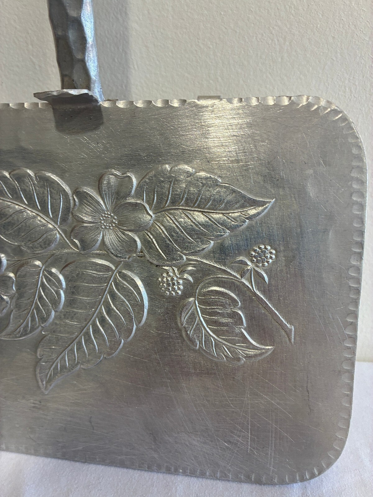 Vintage Everlast Hammered Aluminum Crumb Tray, Dogwood Floral Silent Butler