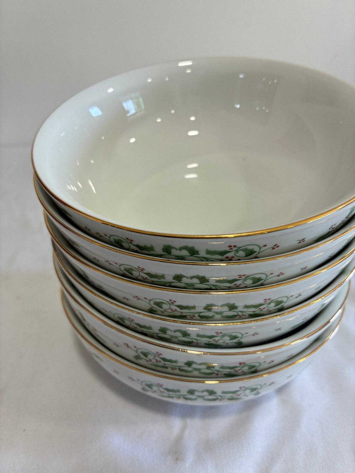 Set of 6 Christmas Holly Berry Bowls with Gold Trim