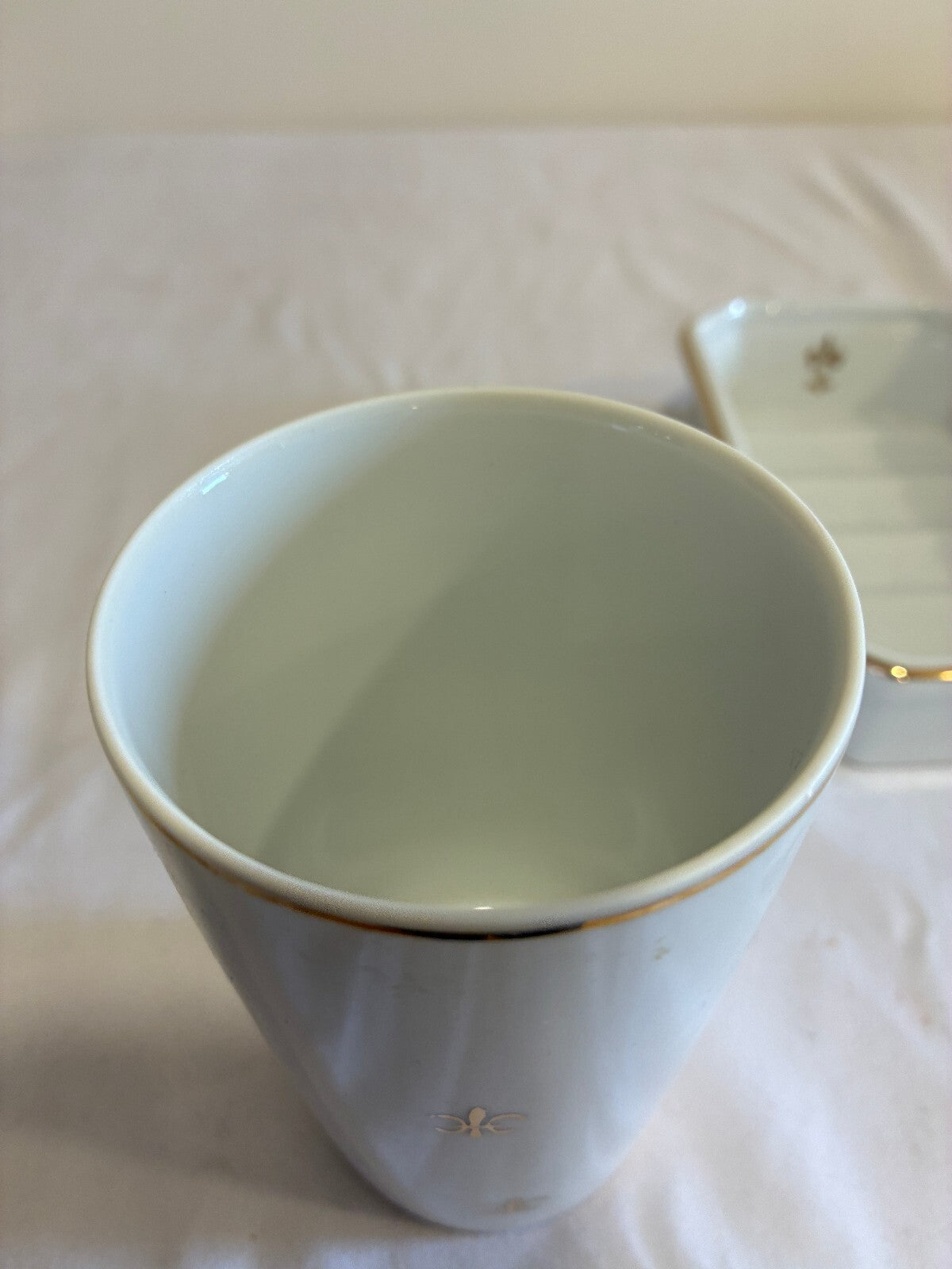 Vintage Fleur de Lis Porcelain Soap Dish & Toothbrush Holder Cup