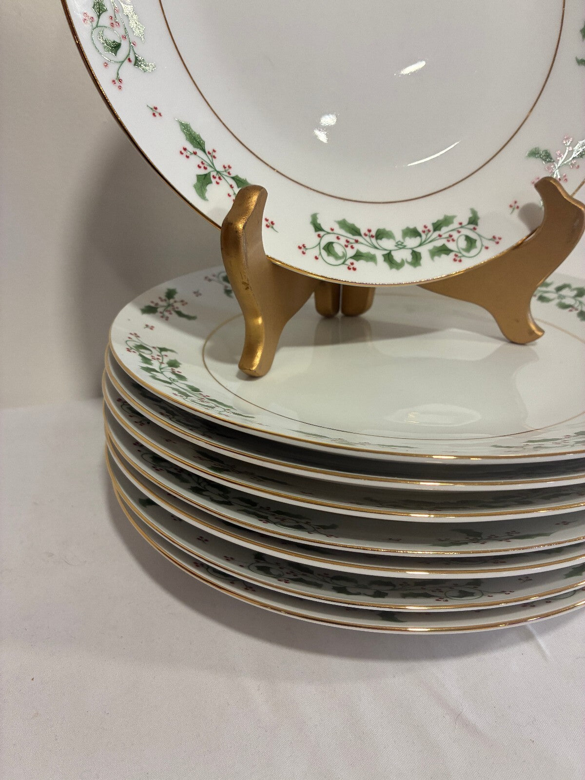 Vintage Holly Berry Christmas Dinner Plates Set of 8