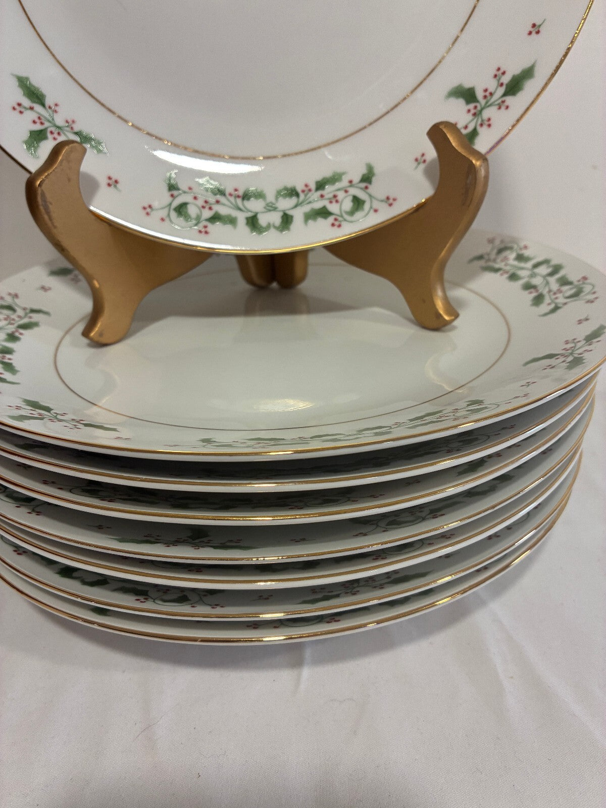 Vintage Holly Berry Christmas Dinner Plates Set of 8