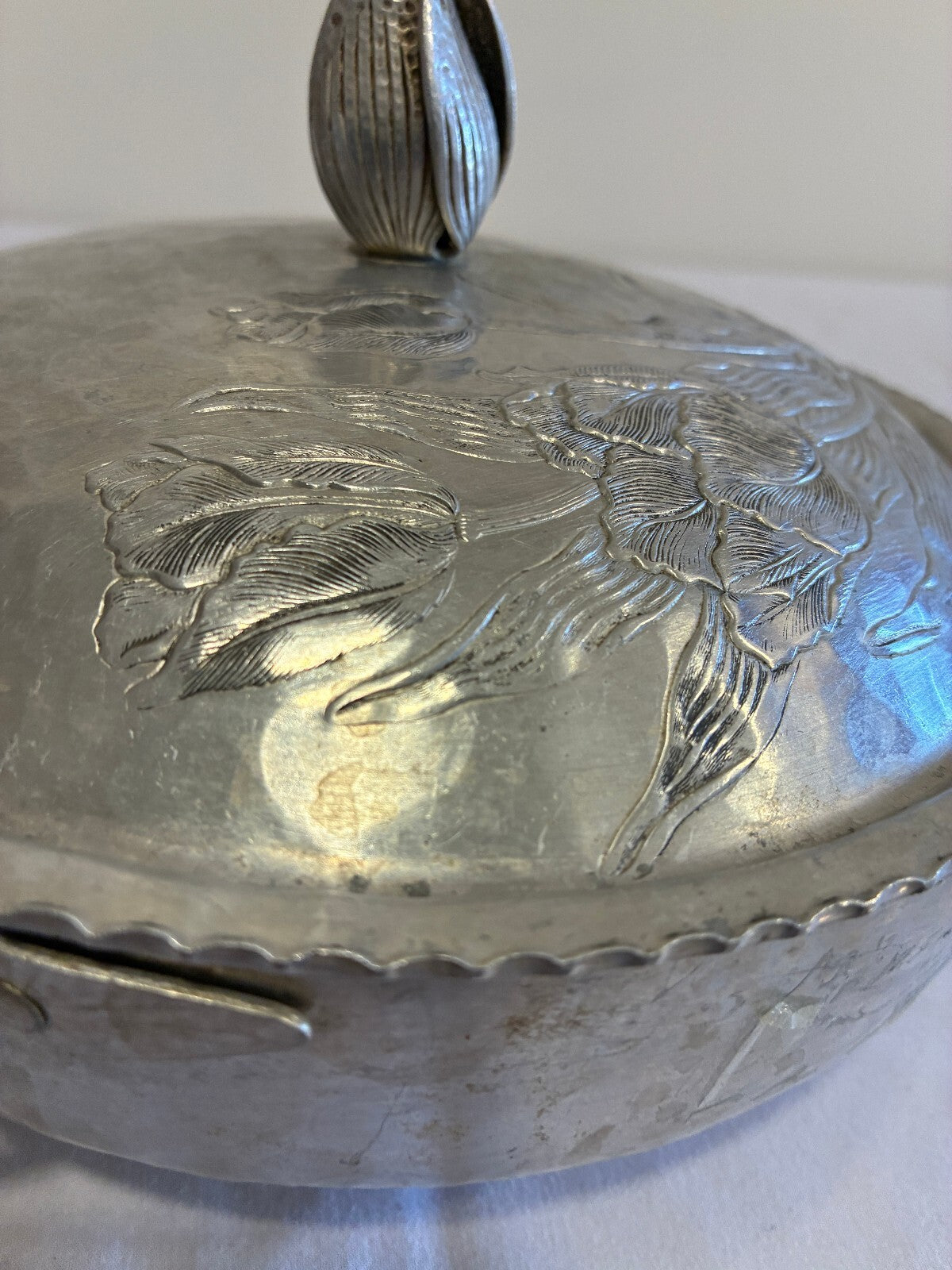 Vintage Hammered Aluminum Lidded Serving Dish | Tulip Flower Finial Casserole