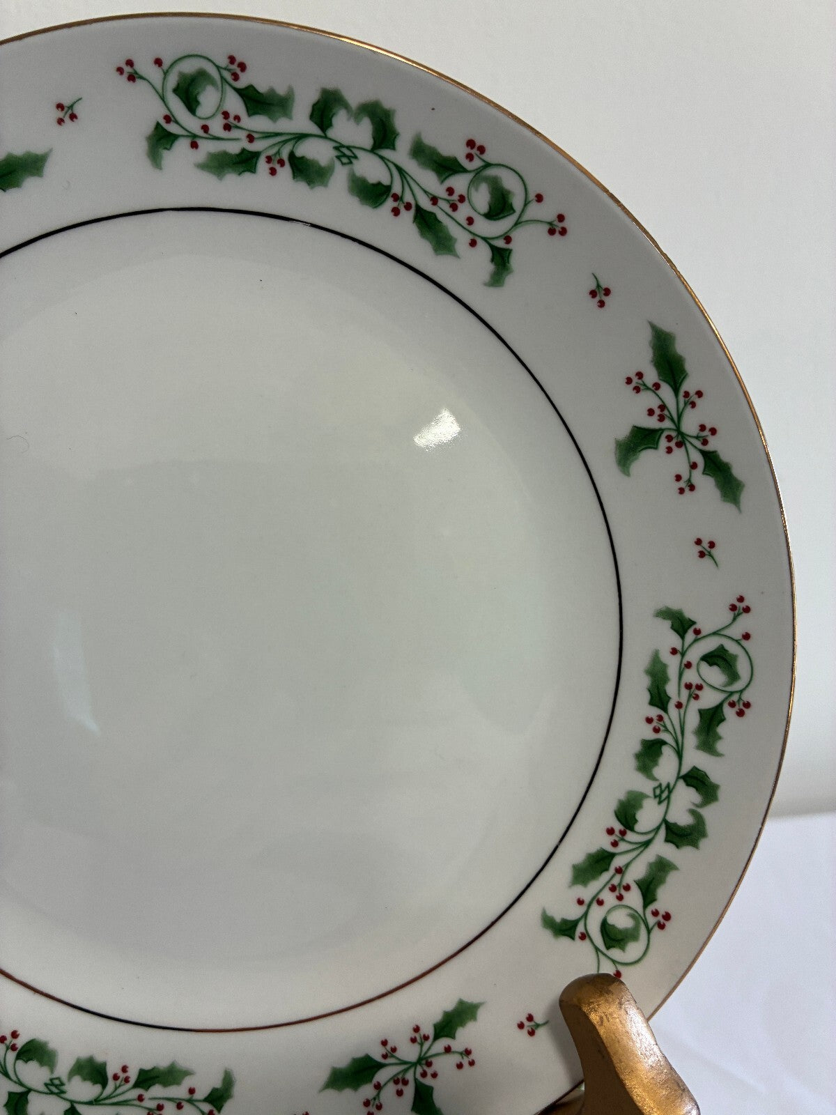 Set of 24 Gibson Everyday Holly Berry Christmas Dessert Plates With Gold Trim