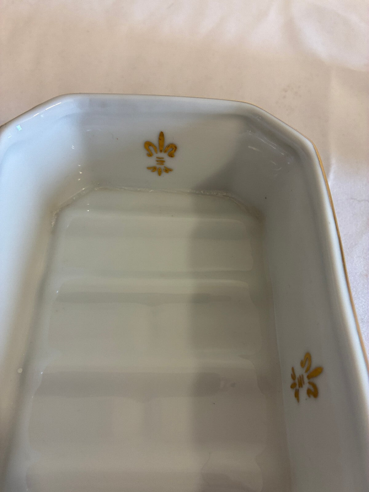 Vintage Fleur de Lis Porcelain Soap Dish & Toothbrush Holder Cup