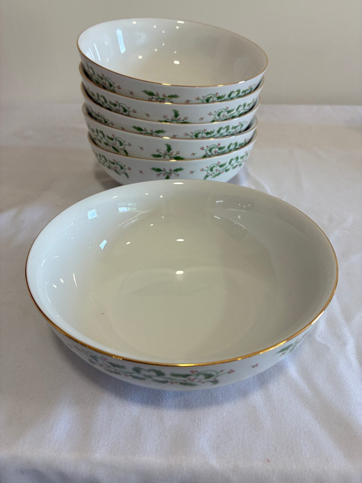 Set of 6 Christmas Holly Berry Bowls with Gold Trim