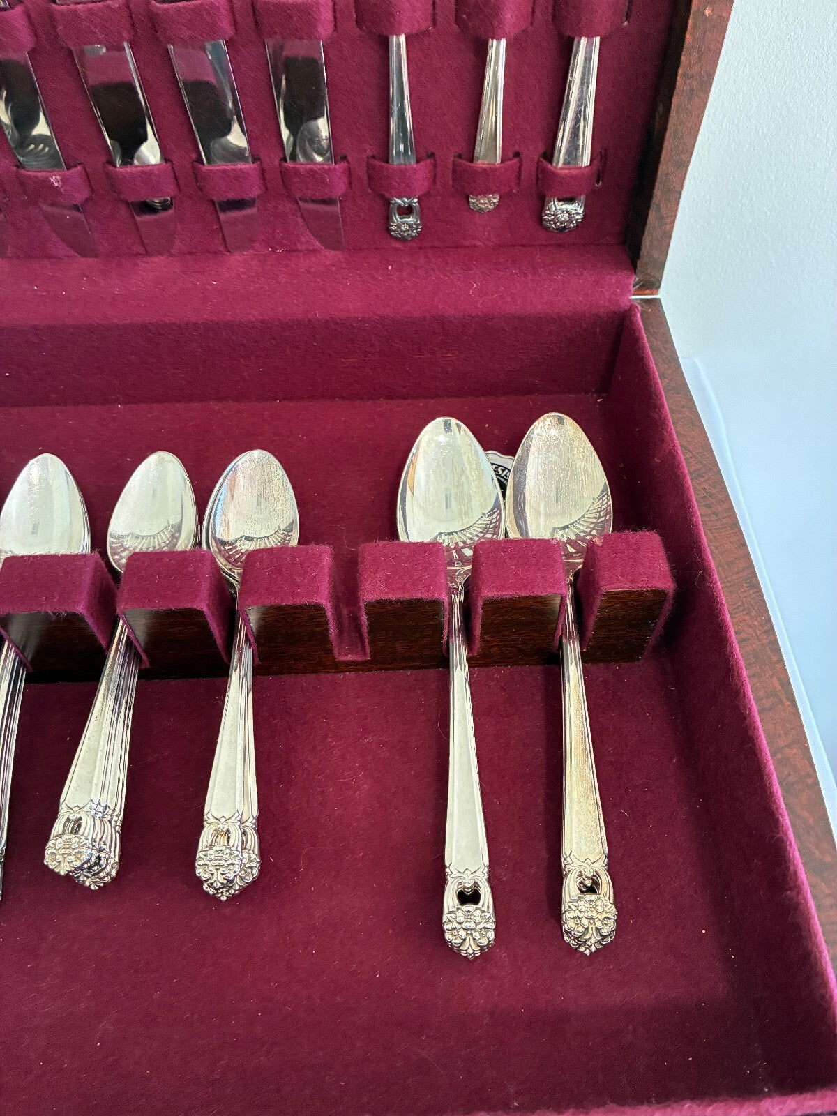 Rogers Bros "Eternally Yours" Silverplate Flatware Set, 52 Pieces With Chest