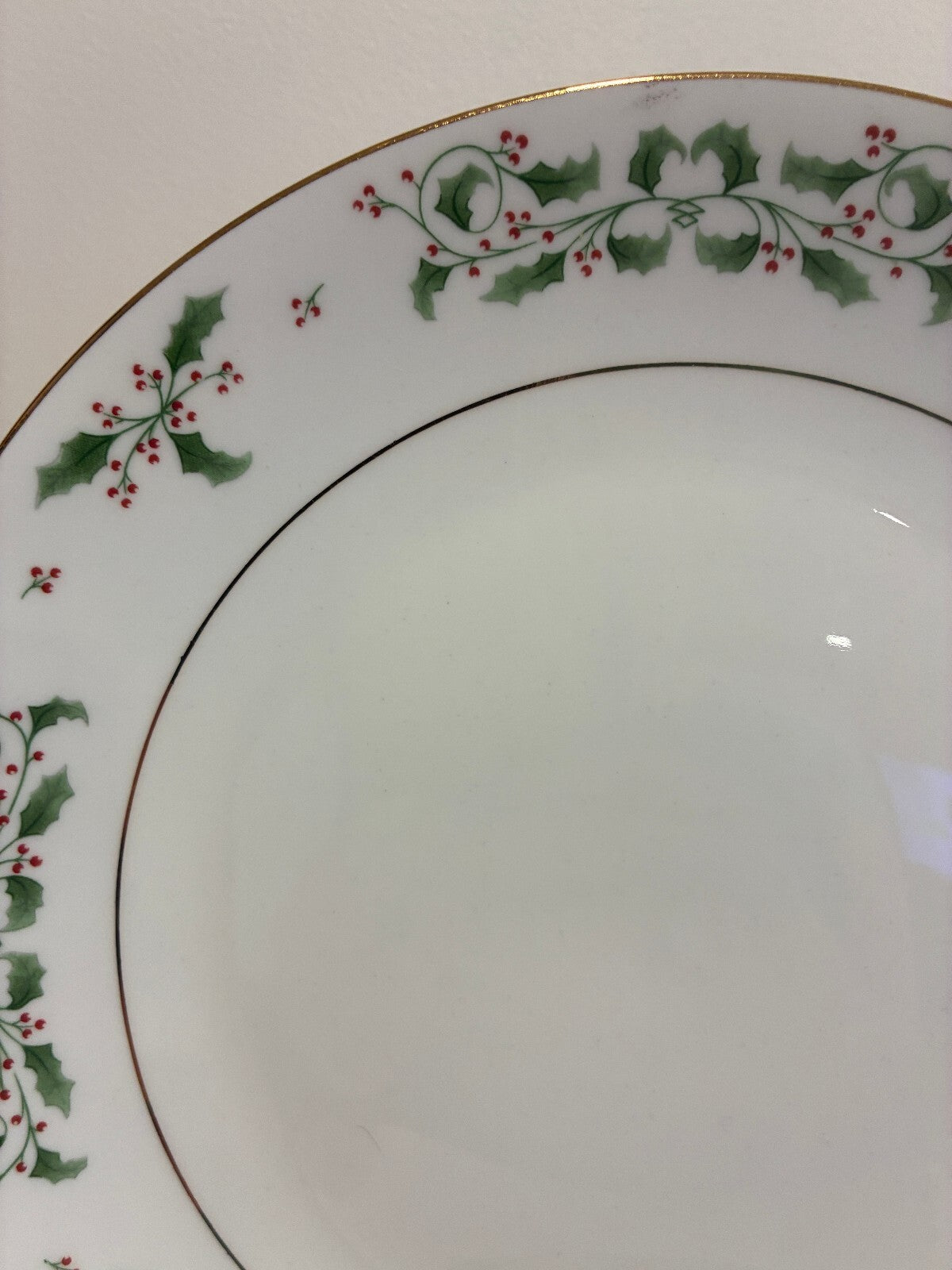 Vintage Holly Berry Christmas Dinner Plates Set of 8