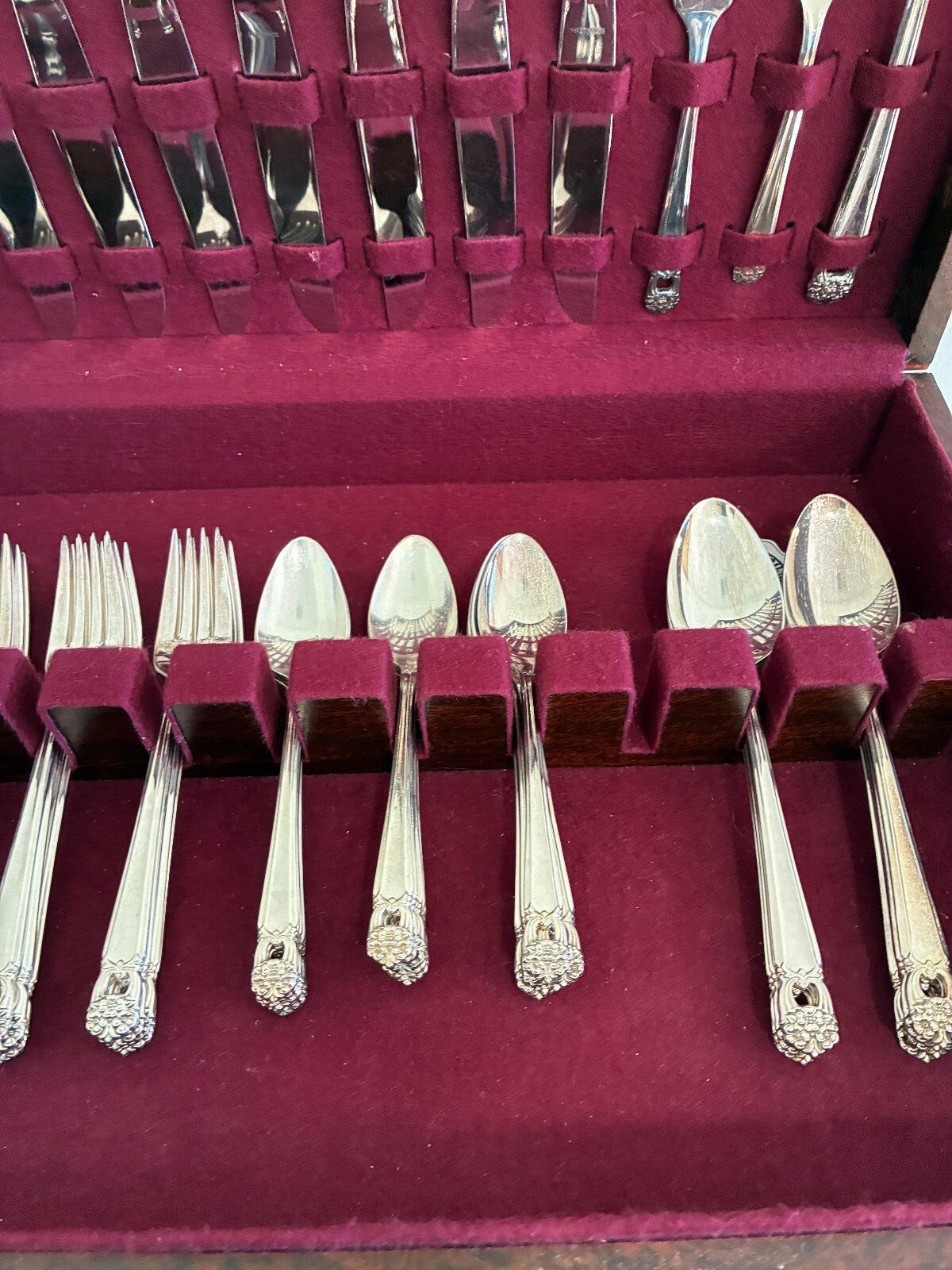 Rogers Bros "Eternally Yours" Silverplate Flatware Set, 52 Pieces With Chest