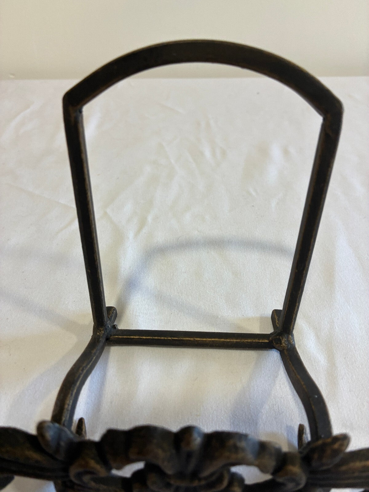 Vintage Cast Iron Book Stand Ornate Fleur de Lis Plate Holder