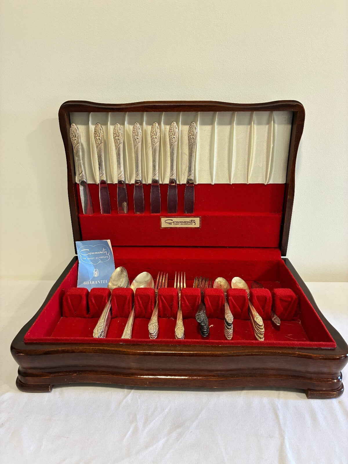Vintage Community Silverplate Evening Star Flatware Set of 49 with box