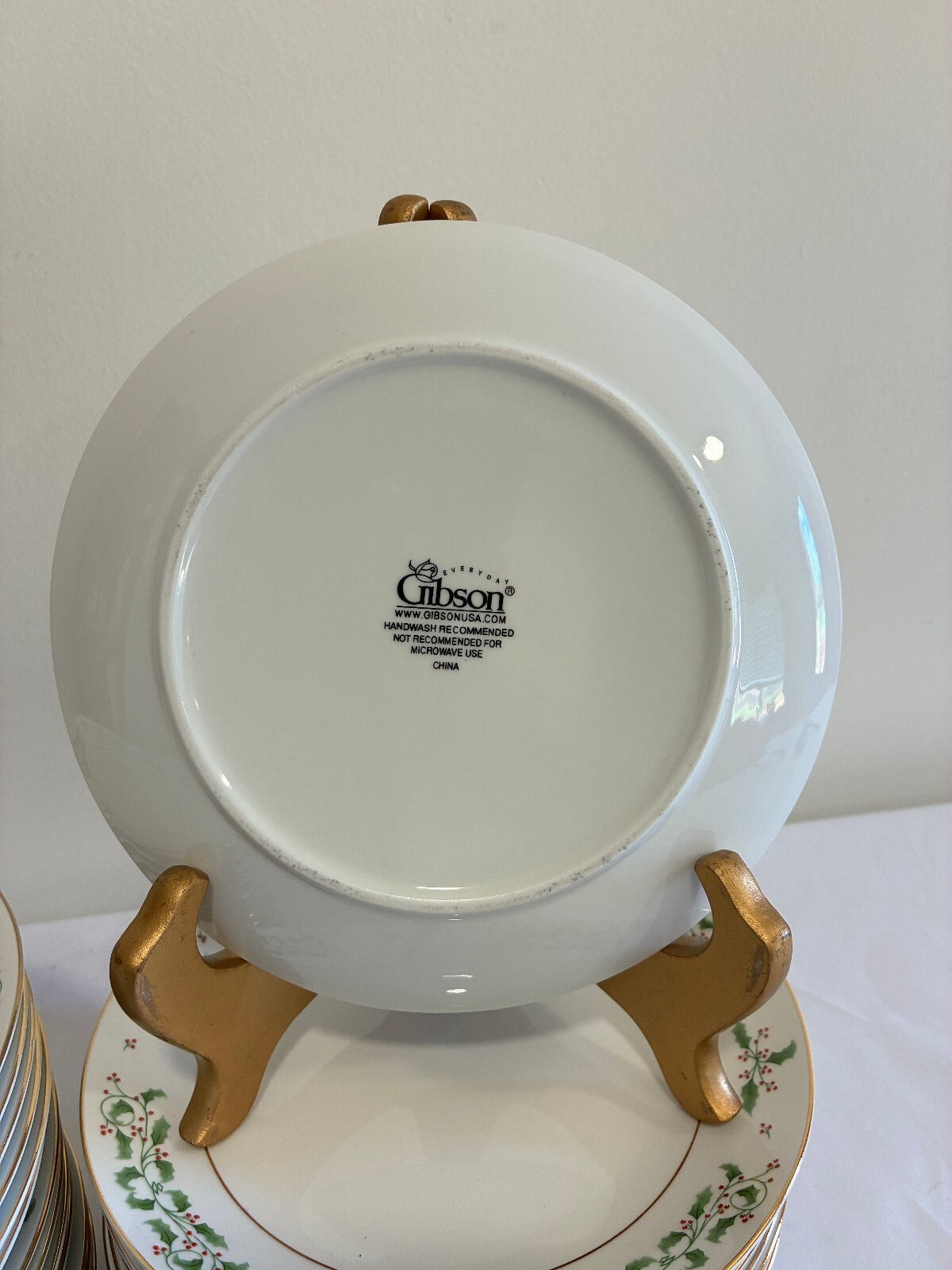 Set of 24 Gibson Everyday Holly Berry Christmas Dessert Plates With Gold Trim