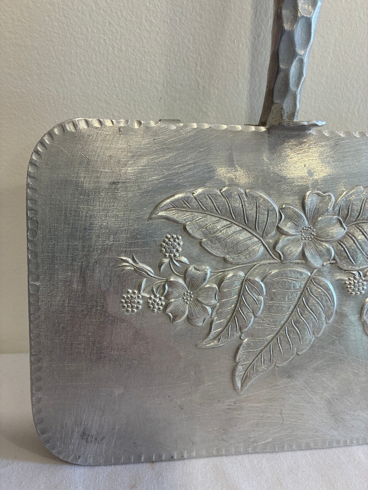 Vintage Everlast Hammered Aluminum Crumb Tray, Dogwood Floral Silent Butler