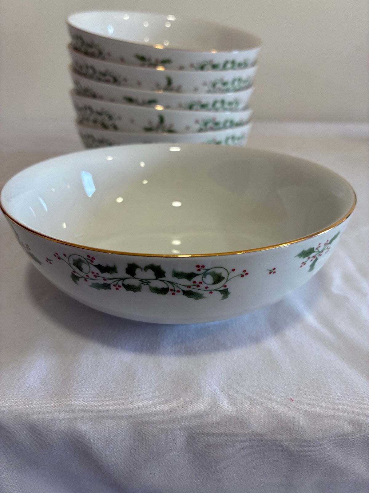 Set of 6 Christmas Holly Berry Bowls with Gold Trim