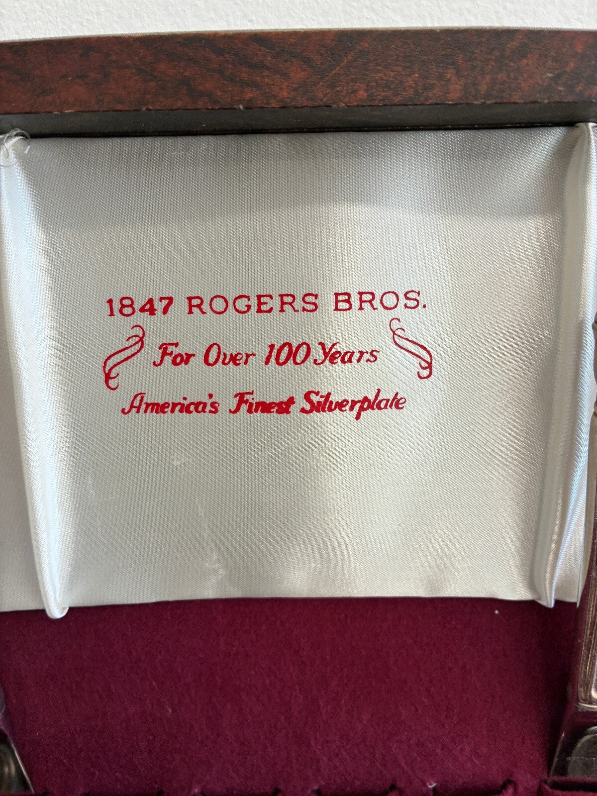 Rogers Bros "Eternally Yours" Silverplate Flatware Set, 52 Pieces With Chest