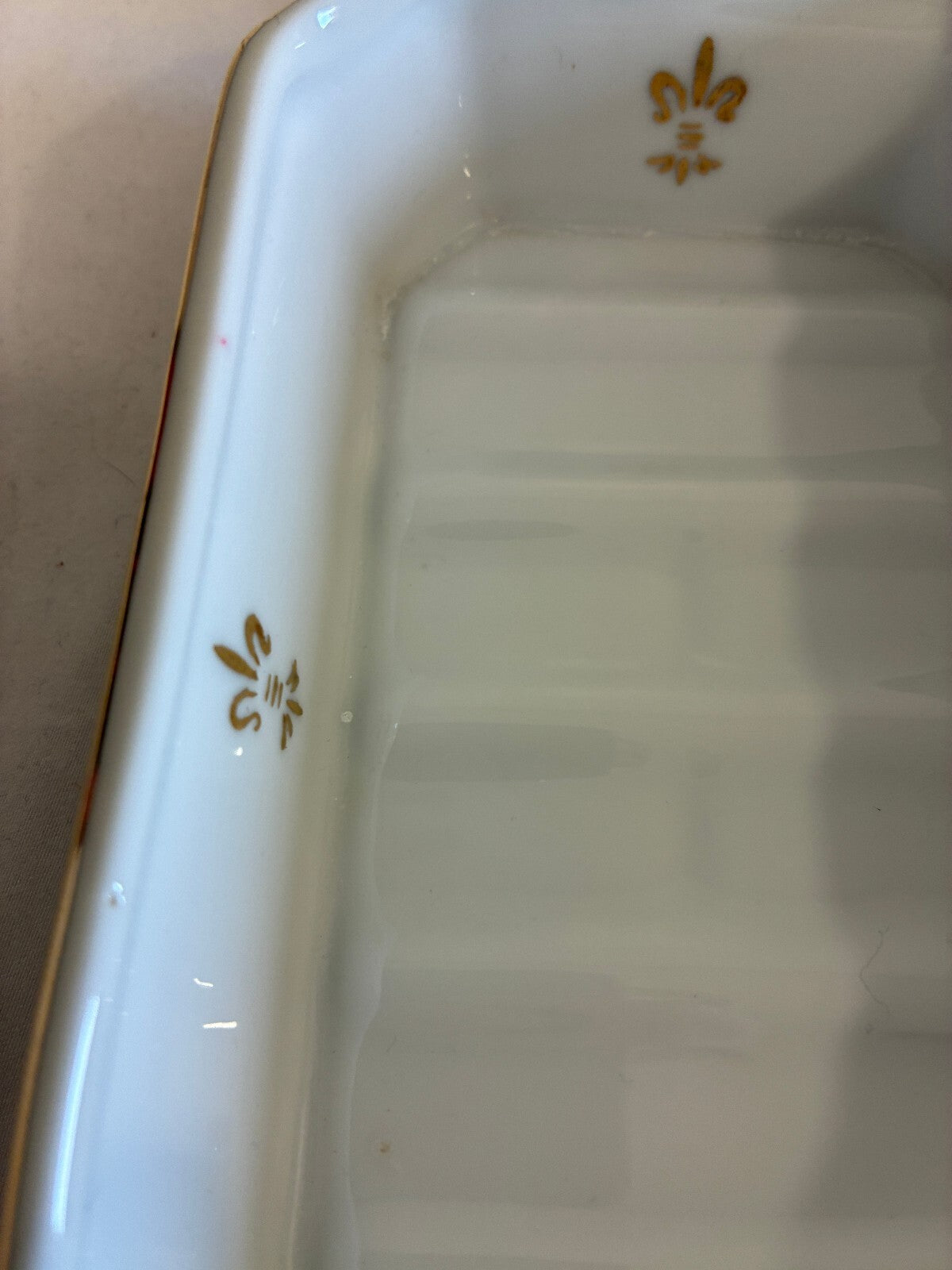 Vintage Fleur de Lis Porcelain Soap Dish & Toothbrush Holder Cup