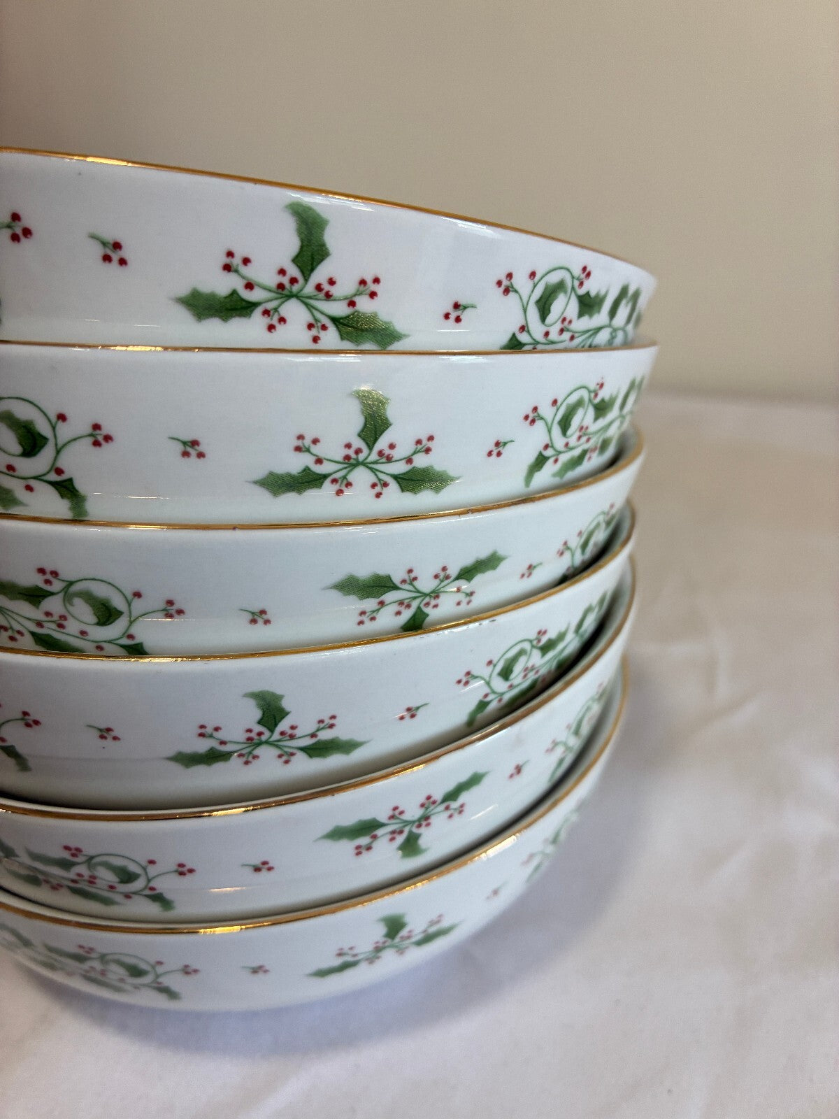 Set of 6 Christmas Holly Berry Bowls with Gold Trim