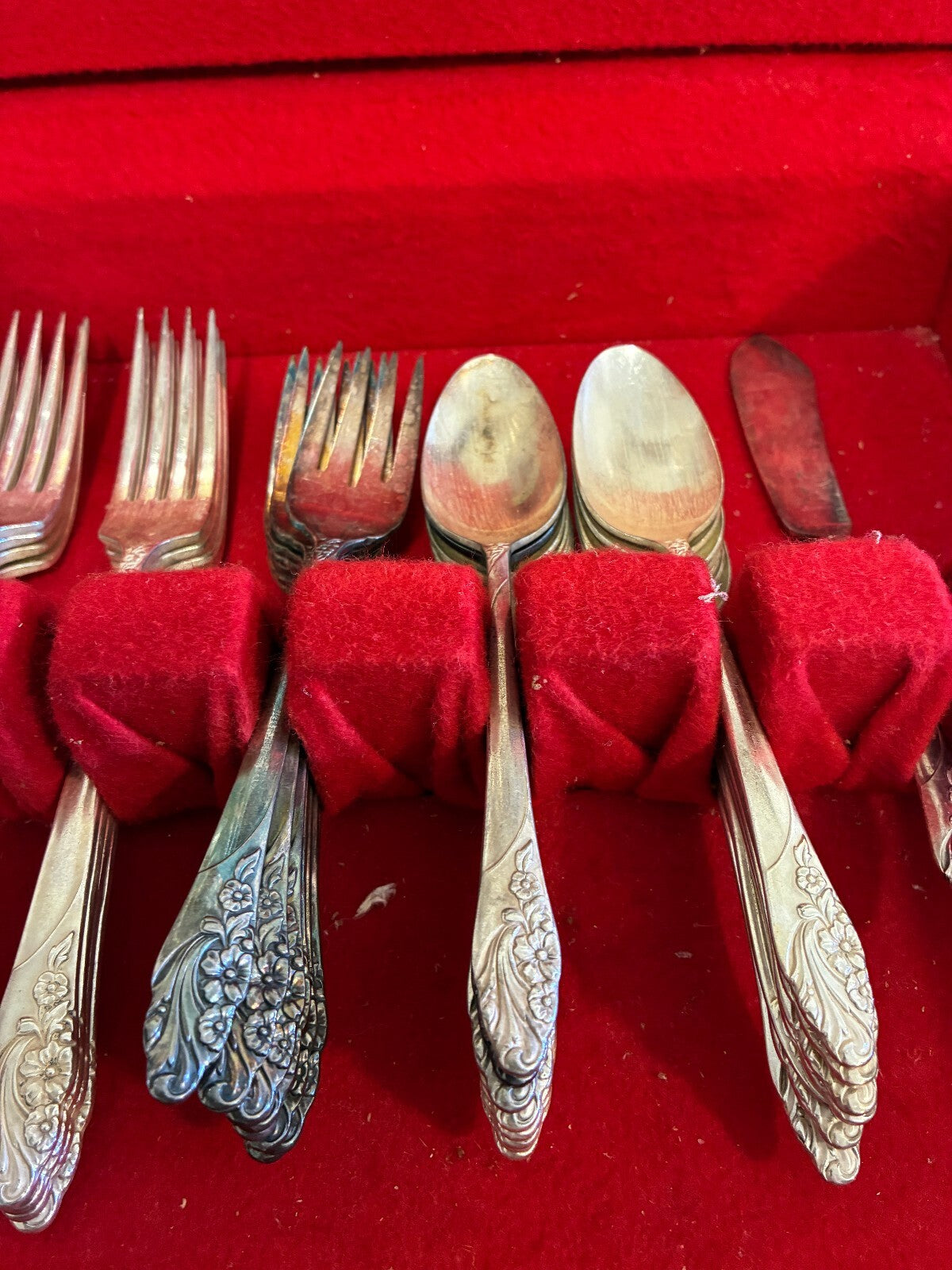 Vintage Community Silverplate Evening Star Flatware Set of 49 with box