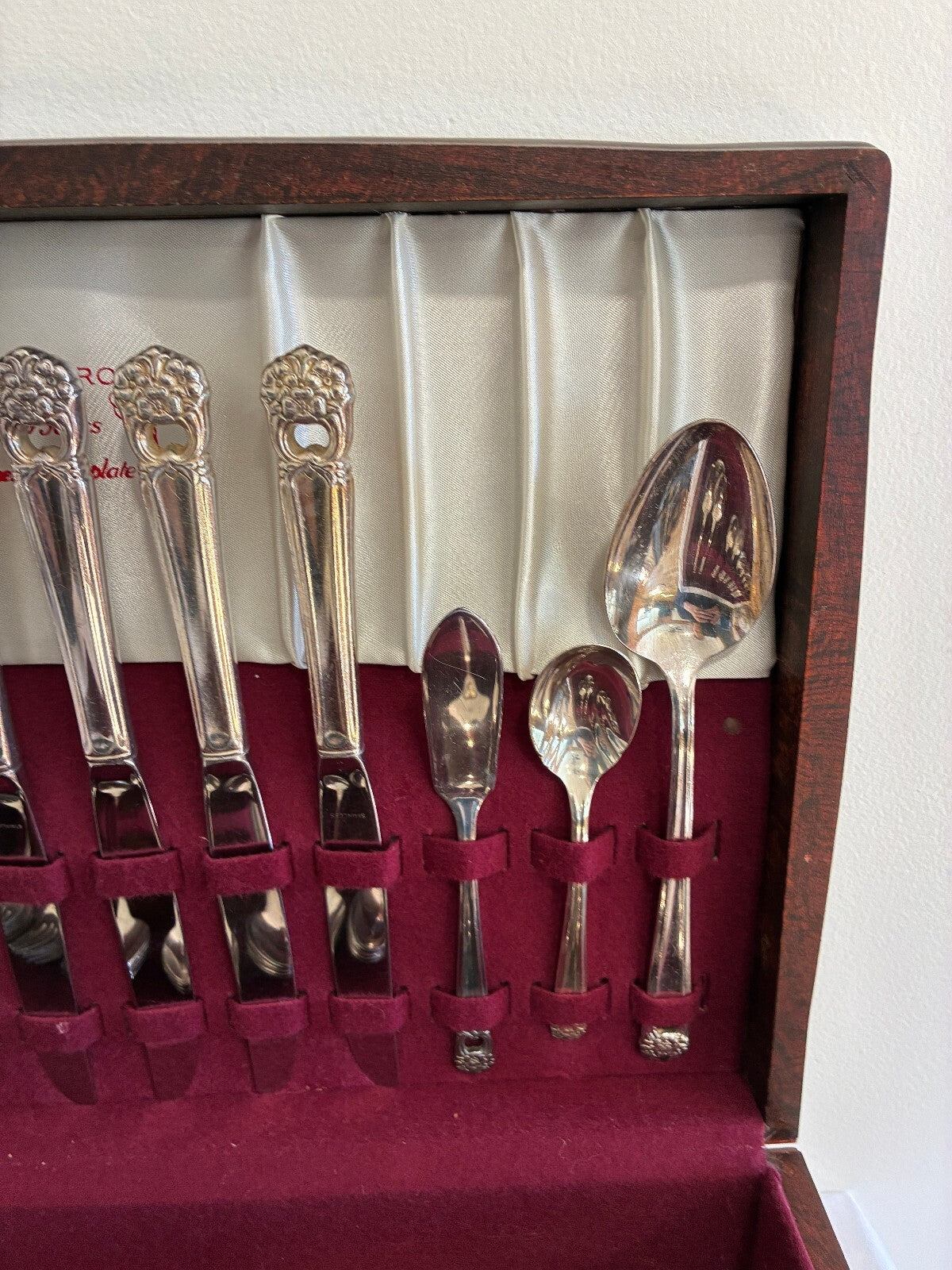 Rogers Bros "Eternally Yours" Silverplate Flatware Set, 52 Pieces With Chest