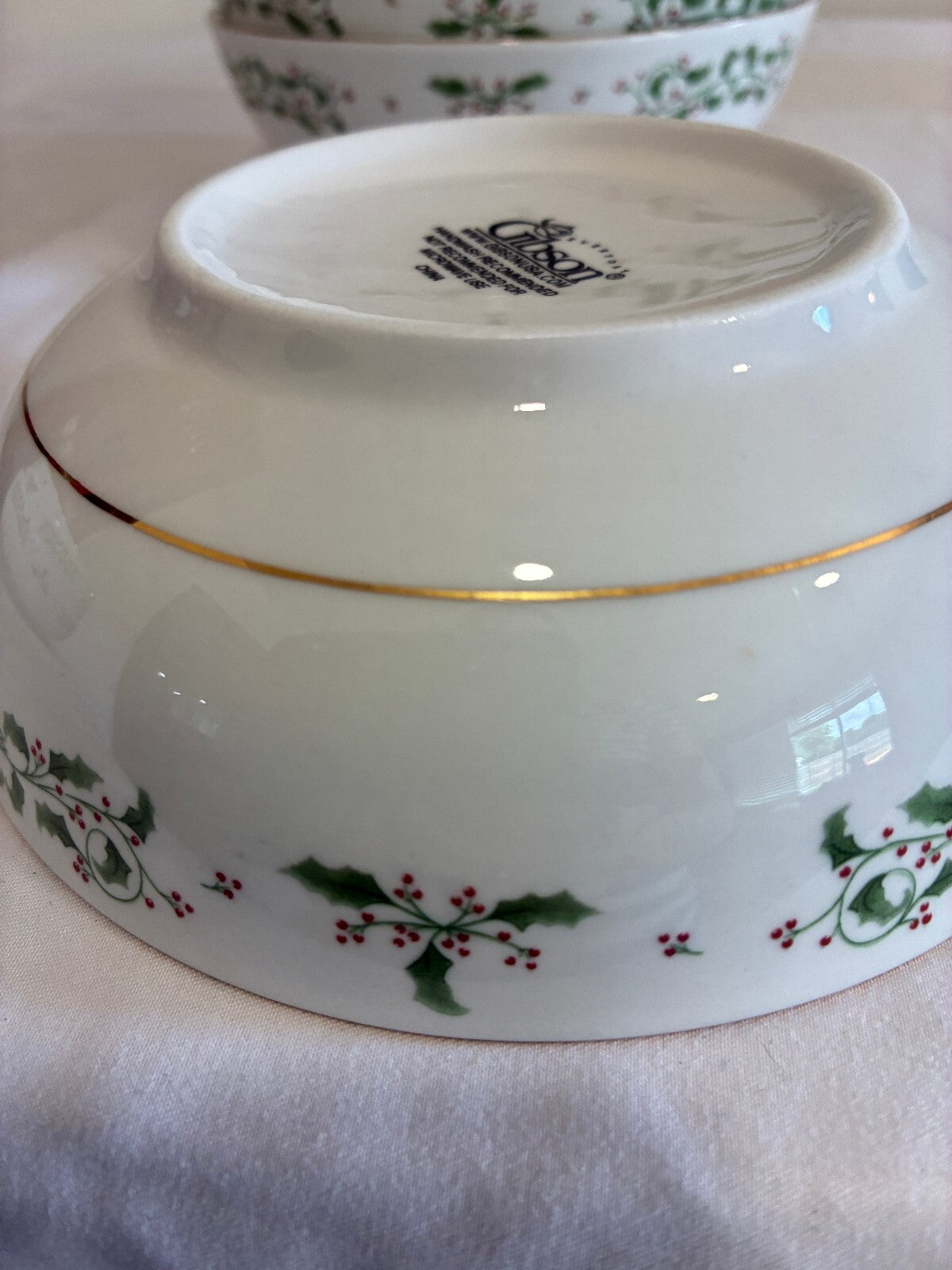 Set of 6 Christmas Holly Berry Bowls with Gold Trim