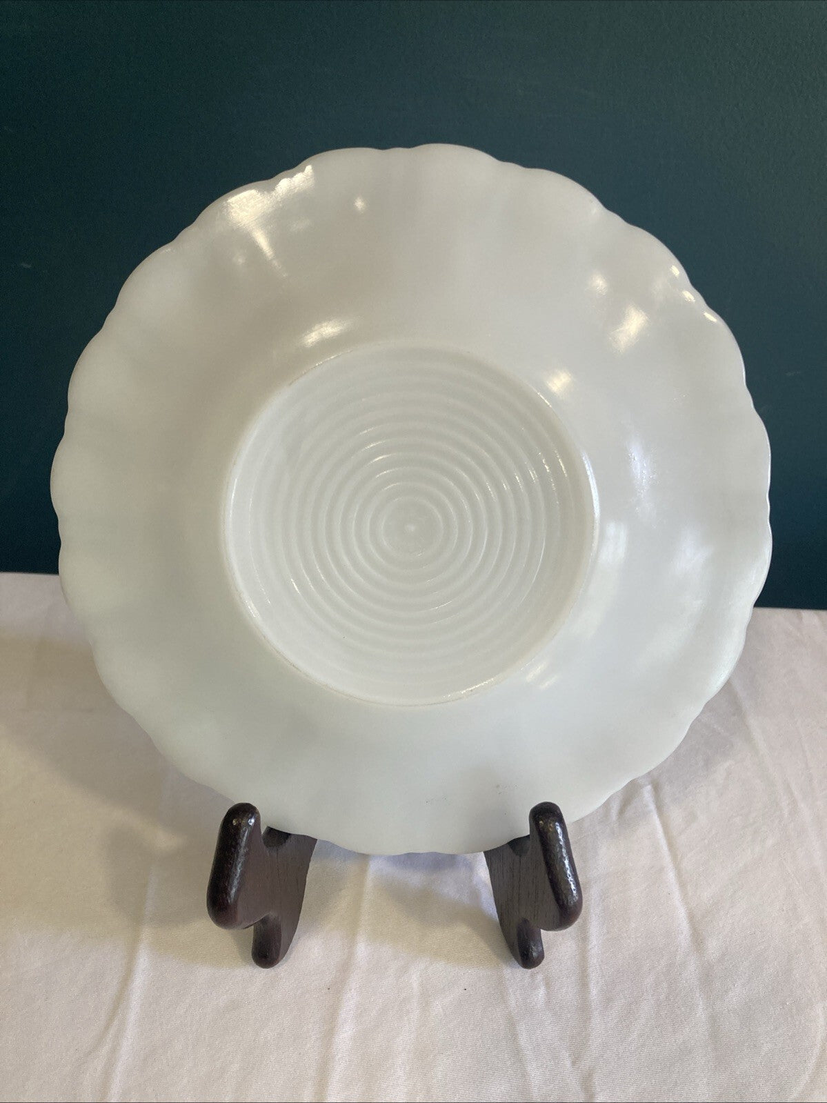 Vintage white milk glass Bread or dessert Plate Swirl 6.5” MCM