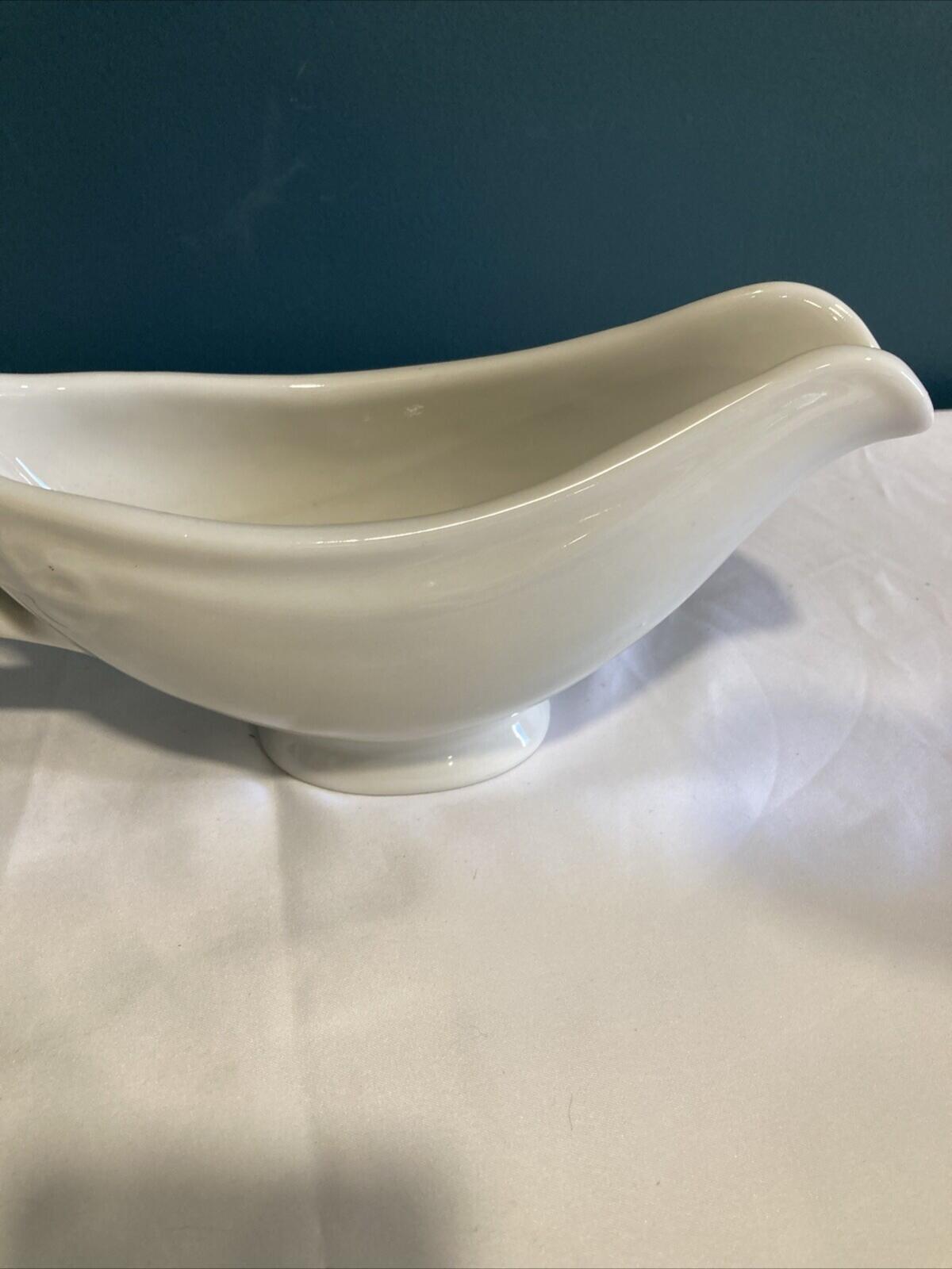 Vintage Shenango China Ironstone Gravy Boat, New Castle PA Restaurant Ware, White Ironstone Serveware, Farmhouse Dining, Vintage Finds