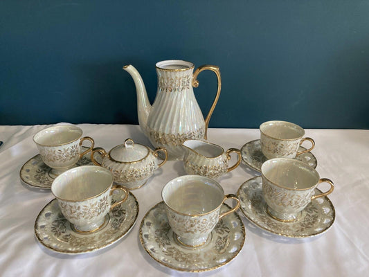 Kudo Toki Gold Opalescent Tea Set – Cups, Saucers, Creamer, Sugar & Teapot