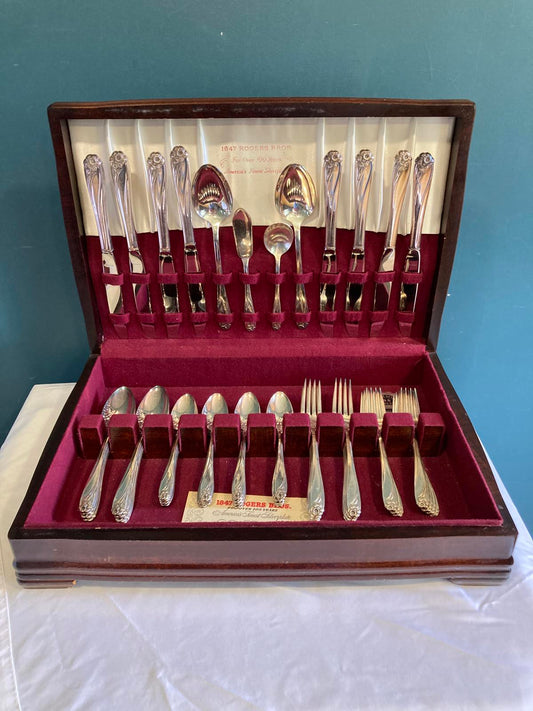 W.M. Rogers Daffodil Silverplate Flatware Set of 52 in Tarnish Free Wooden Case