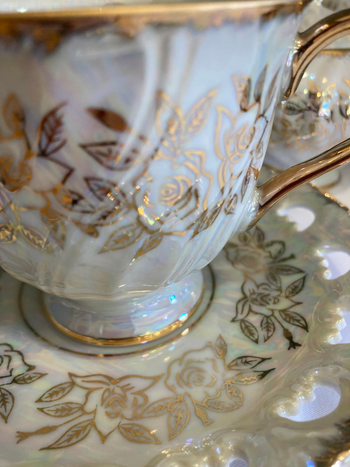 Kudo Toki Gold Opalescent Tea Set – Cups, Saucers, Creamer, Sugar with Lid