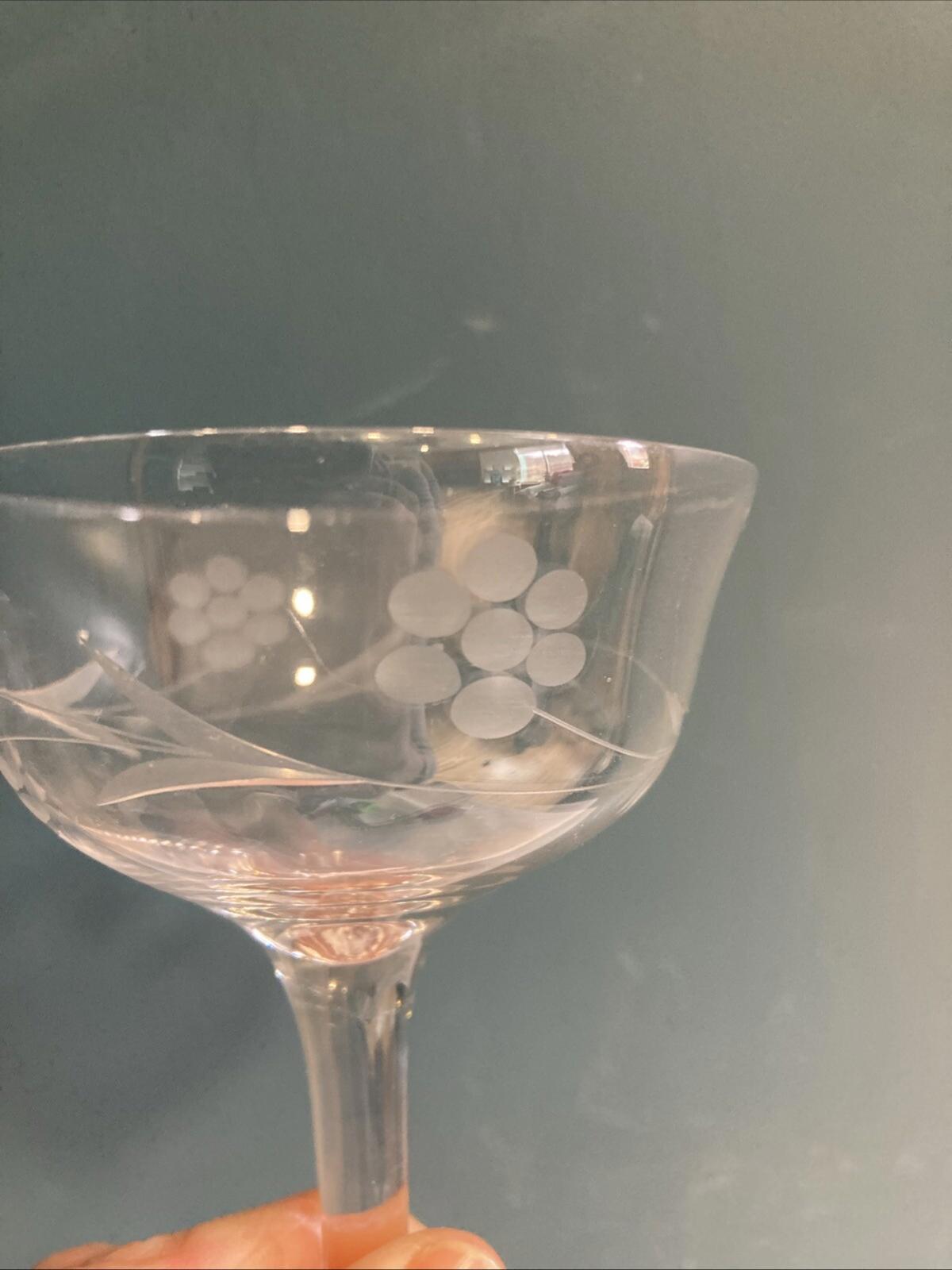 Vintage Etched Daisy Tall Sherbet Glasses Set of 3, Champagne Coupe MCM 4.75”