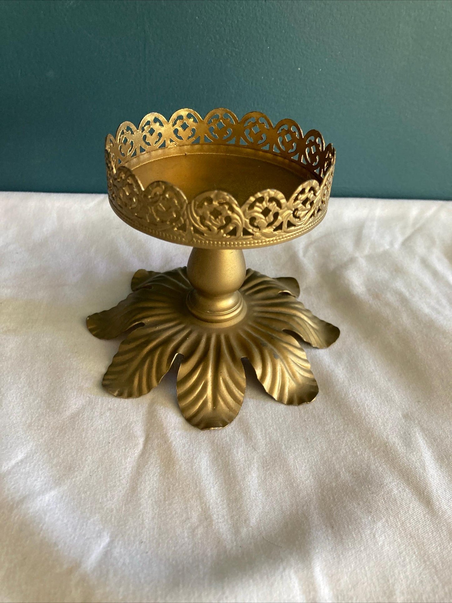 Vintage Filigree Gold Metal Candleholder with Leaves