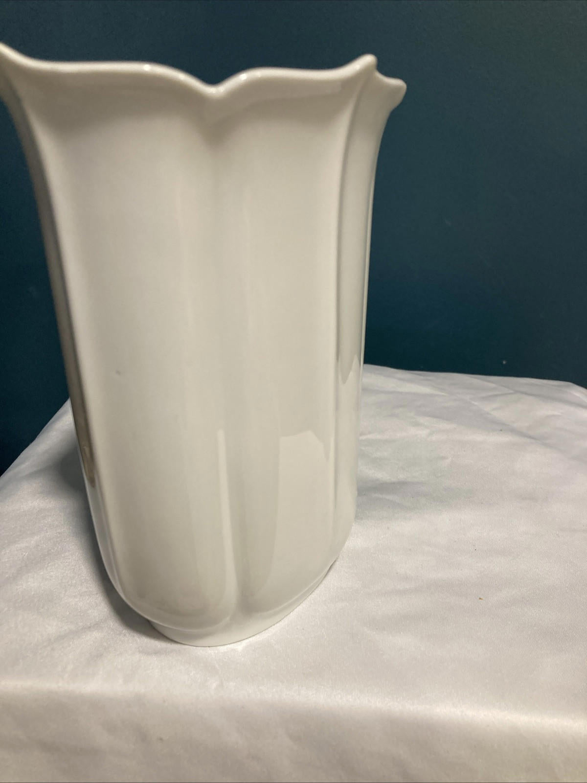 Vintage KAISER West Germany Golden Crown White Porcelain Flower Vase