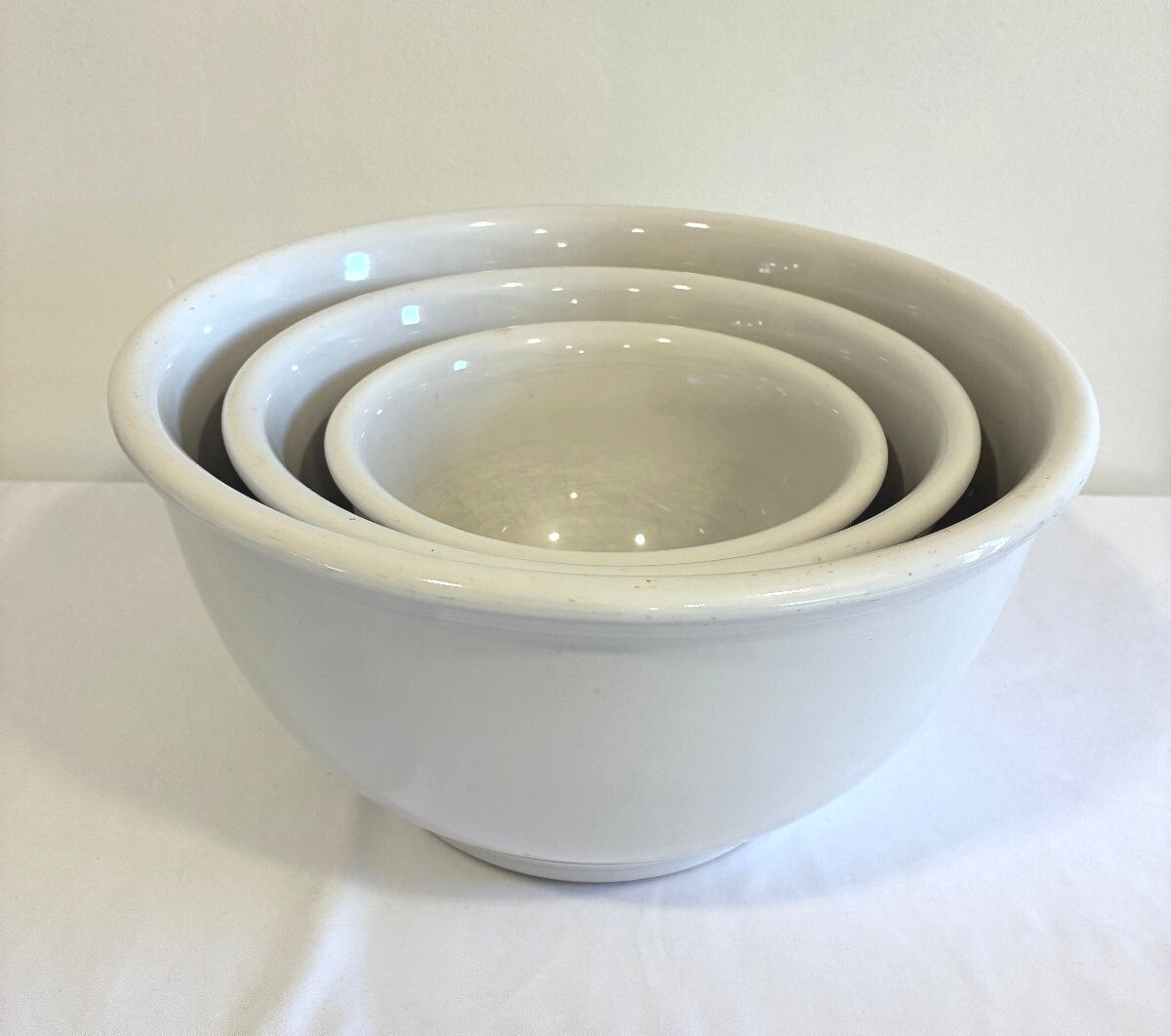 Vintage White Stoneware Nesting Mixing Bowls Set of 3 Farmhouse Kitchen